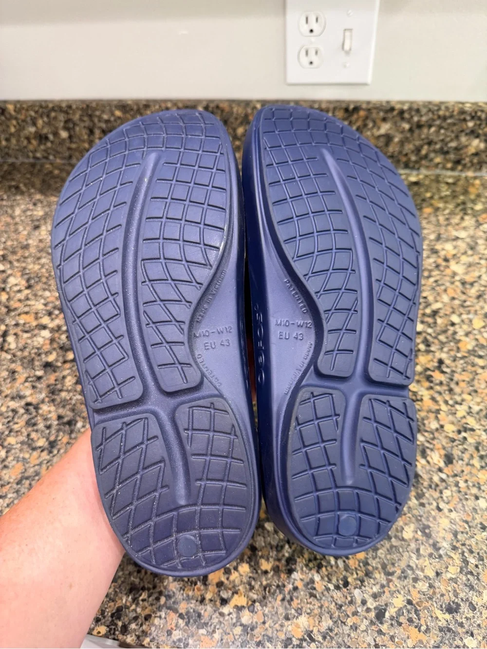 OOFOS OOah Slide Sandals in Navy Blue Mens 10/ ladies 12